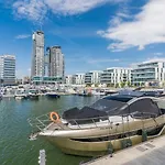 Faltom 15 Yacht Park Parking Apartment
