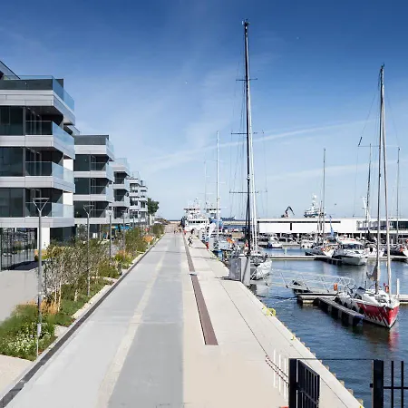 Faltom 15 Yacht Park Parking * Gdynia