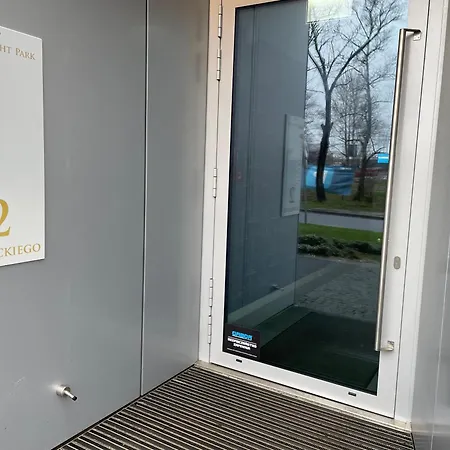 Faltom 15 Yacht Park *