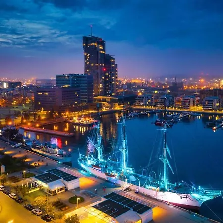 Faltom 15 Yacht Park Parking Gdynia