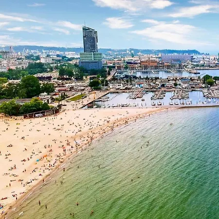 Faltom 15 Yacht Park Parking Gdynia